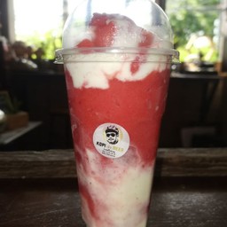 สมูทตี้สตอเบอรี่โยเกิร์ต