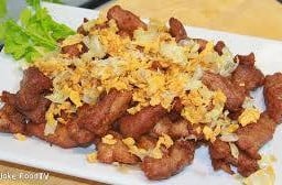 หมูทอดกระเทียม กับข้าว