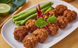 ลาบหมูทอด ไลน์แมน