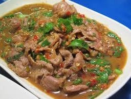 กะเพราเนื้อ กับข้าว