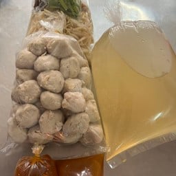 ลูกชิ้นเอ็นหมู 25 ลูก  (แถมน้ำซุป+ผัก)