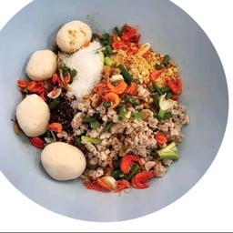 ลูกชิ้นหมู + หมูสับ แห้งยำ