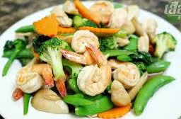 ผักผัดรวมกุ้ง กับข้าว