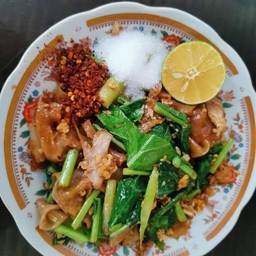 ผัดซีอิ๊วหมู ไข่