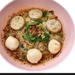 ลูกชิ้นหมู + หมูยอ น้ำต้มยำ