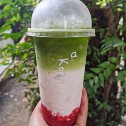 ชาเขียวนมสดสตรอเบอรี่