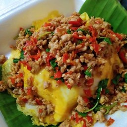 ข้าวกะเพราไข่ข้น