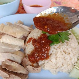 ข้าวมันไก่สองพี่น้อง ข้าวมันไก่สองพี่น้อง ถนนผดุงพานิช ก่อนถึงสามแยกทองสวย