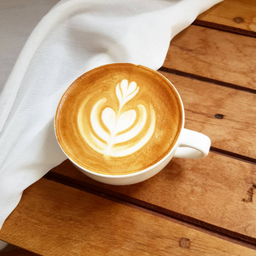 Hot Caramel Macchiato คาราเมลมัคคิอาโต้ร้อน