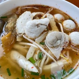 เส้นปลาต้มยำ