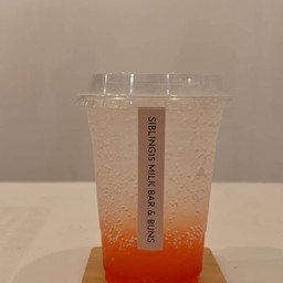 สตอเบอรี่โซดา