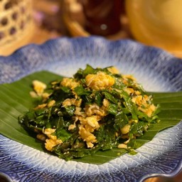 ใบเหลียงผัดไข่