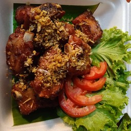 ซี่โครงหมูทอดกระเทียม