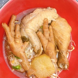 ก๋วยเตี๋ยวไก่ตุ๋นนายเอก