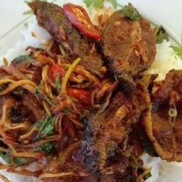 ผัดเผ็ดปลาดุก