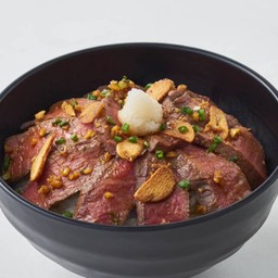 ข้าวหน้าเนื้อสเต๊ก