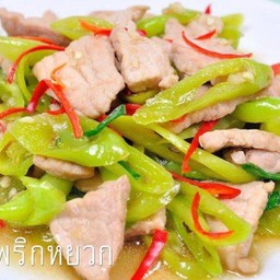 ผัดพริกอ่อนหมู