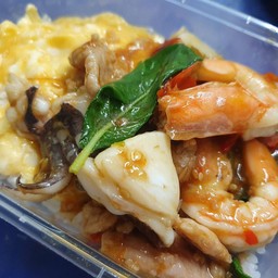 ข้าวไข่ข้นกระเพรารวมมิตร