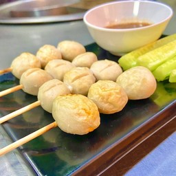 ลูกชิ้นปิ้ง