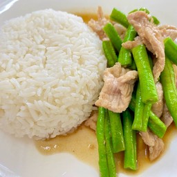 ผัดถั่วฝักยาวน้ำมันหอย+ข้าว