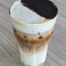 BLACK Truffle Latte (แบล็คทรัฟเฟิลลาเต้)