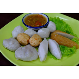 ลูกชิ้นปลารวมลวก