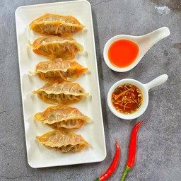 มันดูทัคคาลบี้ ไก่เผ็ดสไตล์เกาหลี  6  ชิ้น