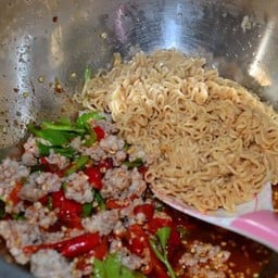 นัวคัก บ่อวิน