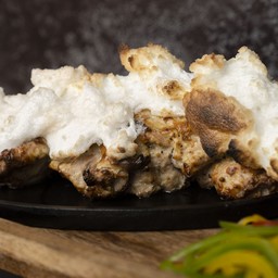 Murg Dahi Lahsooni Tikka