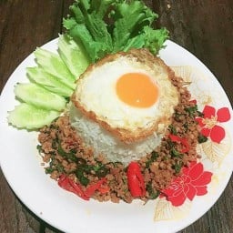 ยายเวียงริมคลอง