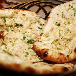 Garlic Cheeese Naan