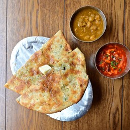 Paneer Kulcha With Chole