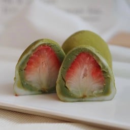 Daifuku strawberry green tea