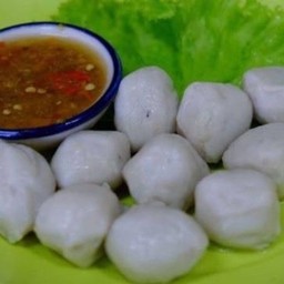 ลูกชิ้นกลมลวก