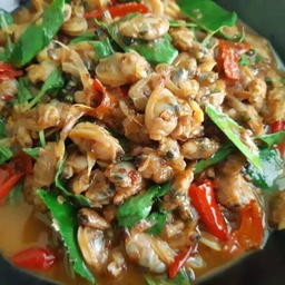 ผัดพริกแกงหอยลาย(เป็นกับข้าว)