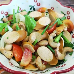 ยำไส้กรอกน้ำปลาร้ารสเด็ดๆแซ่บสุดๆ