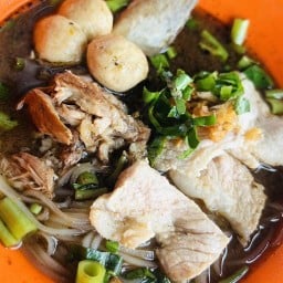 เจ้าดัง ก๋วยเตี๋ยวเรือและข้าวแกง