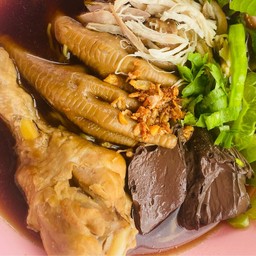 ร้านครัวในซอย ก๋วยเตี๋ยวไก่มะระ&อาหารตามใจ
