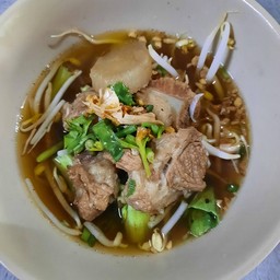ก๋วยเตี๋ยวหมูตุ๋น