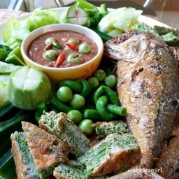 ข้าวชุดน้ำพริกกะปิ