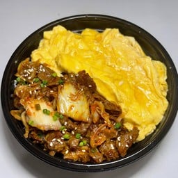 ข้าวหน้าเนื้อวากิวผัดกิมจิ