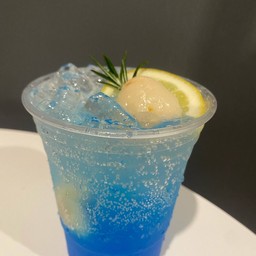 บลูฮาวายลิ้นจี่โซดา