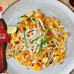 [อร่อยซ่ากับโค้ก] ผัดไทย+โค้ก330มล