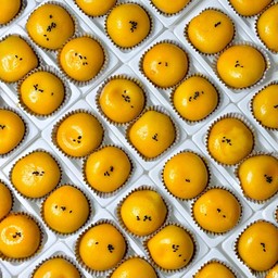 เปี๊ยะไข่เค็มลาวา กล่อง 2 ชิ้น