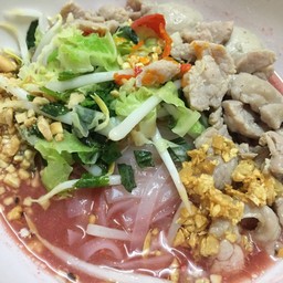 ก๋วยเตี๋ยวหมูน้ำแดง (สูตรอัมพวา)