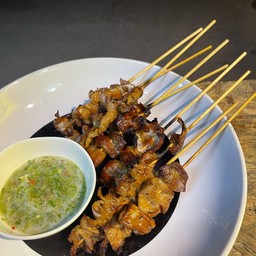 ไส้ย่างชุด 10 ไม้ พร้อมน้ำจิ้มสามรส