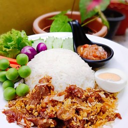 ข้าวหมูทอดกระเทียม