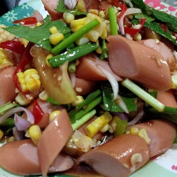 ยำใส้กรอก