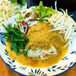 ครัวคุณยาย ขนมจีนสี่ภาค