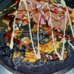แป้งชาโคล ไข่ แฮม ไส้กรอก ปูอัด
